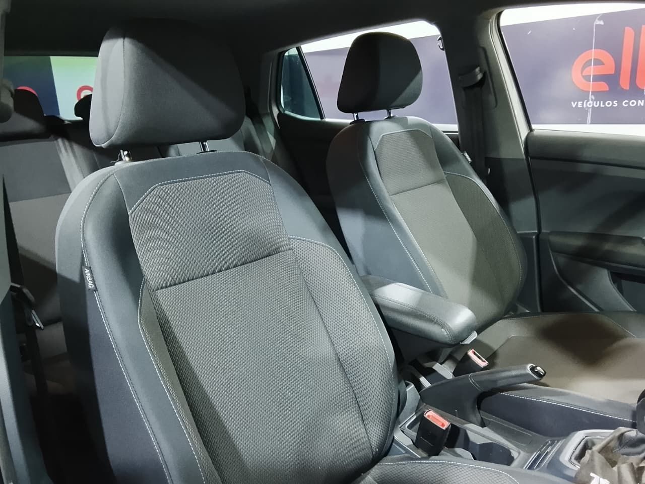 VOLKSWAGEN T-CROSS - foto 18