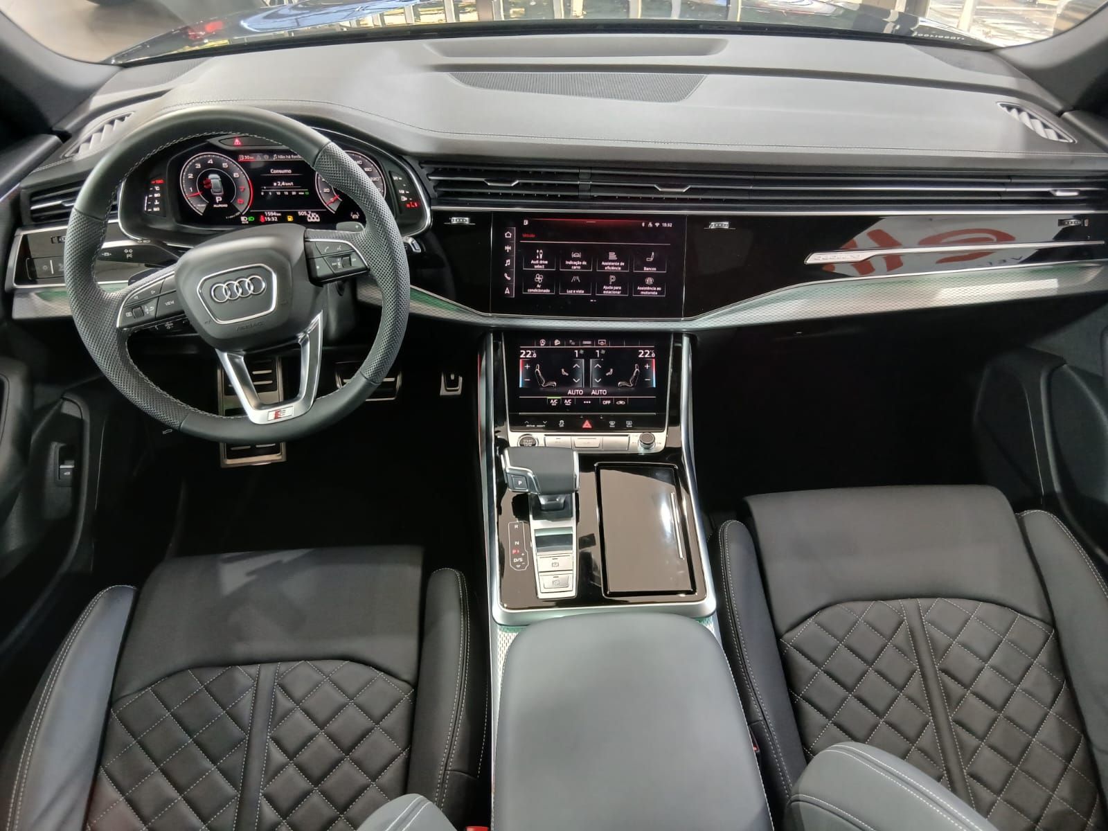AUDI Q8 - foto 9