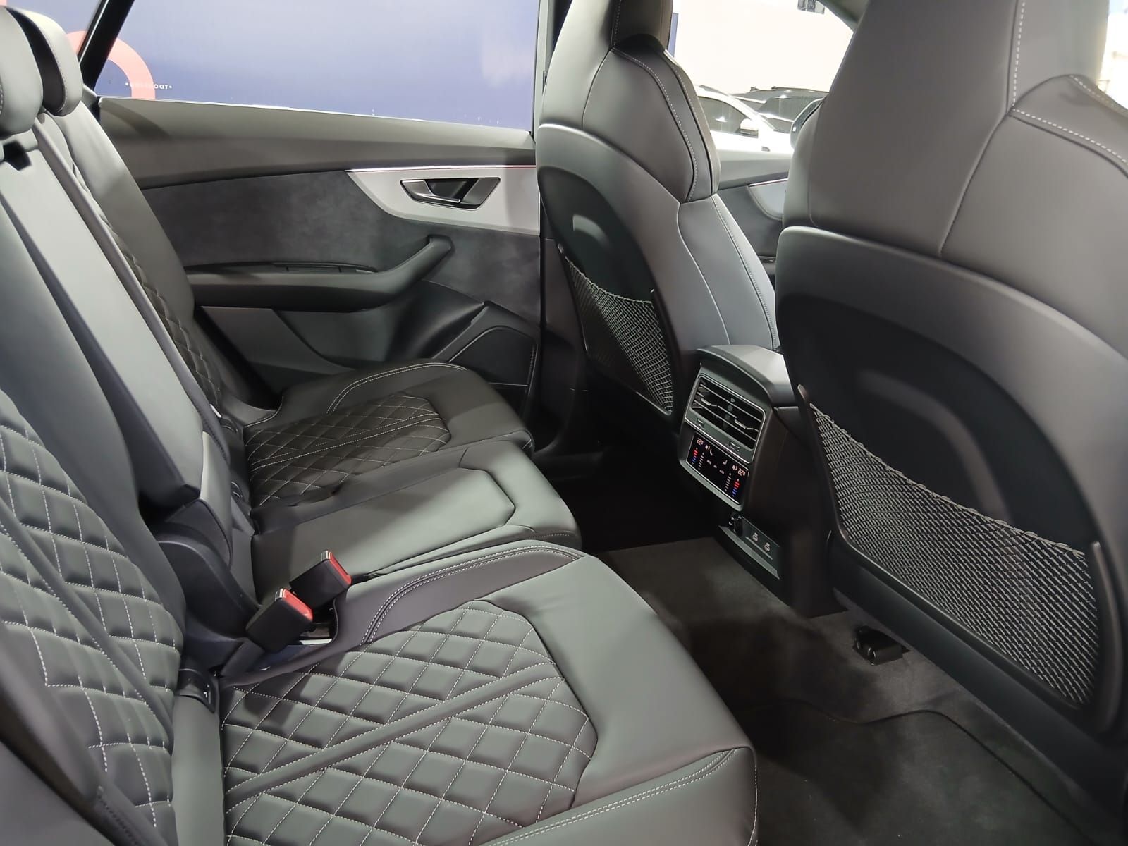 AUDI Q8 - foto 16