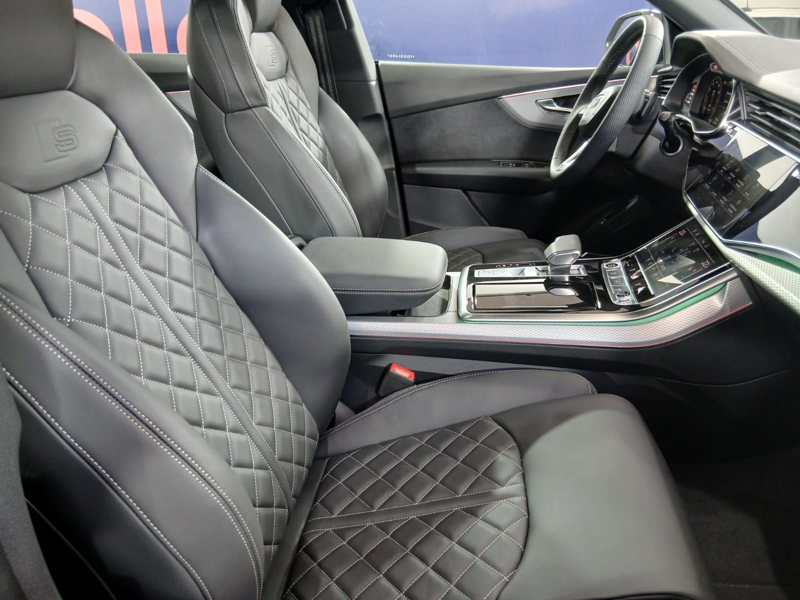 AUDI Q8 - foto 17