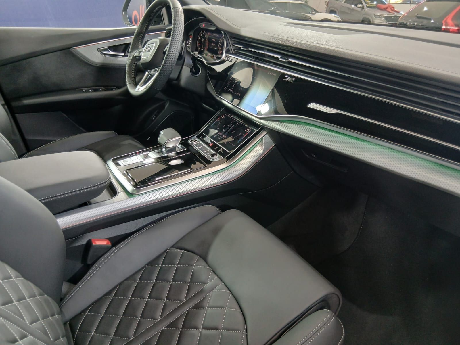 AUDI Q8 - foto 18