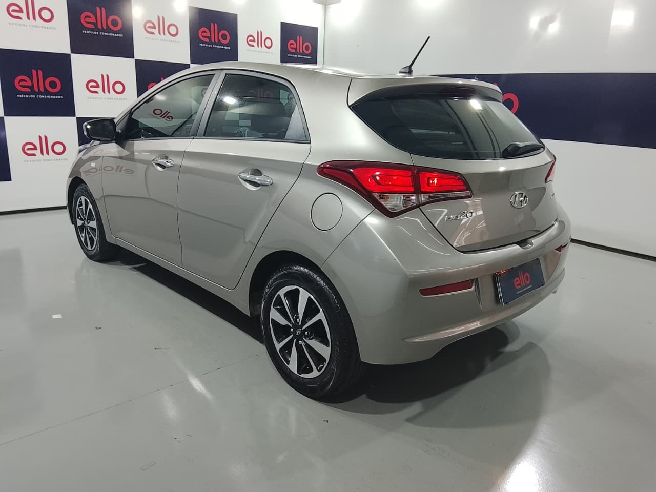 HYUNDAI HB20 - foto 6