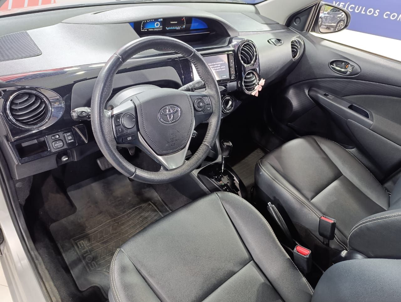 TOYOTA ETIOS - foto 11