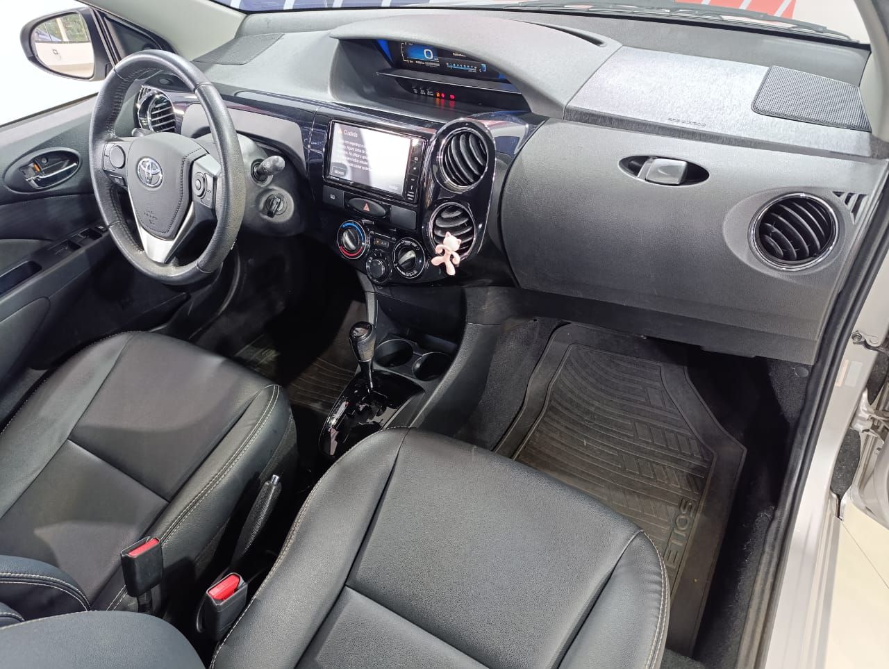 TOYOTA ETIOS - foto 18