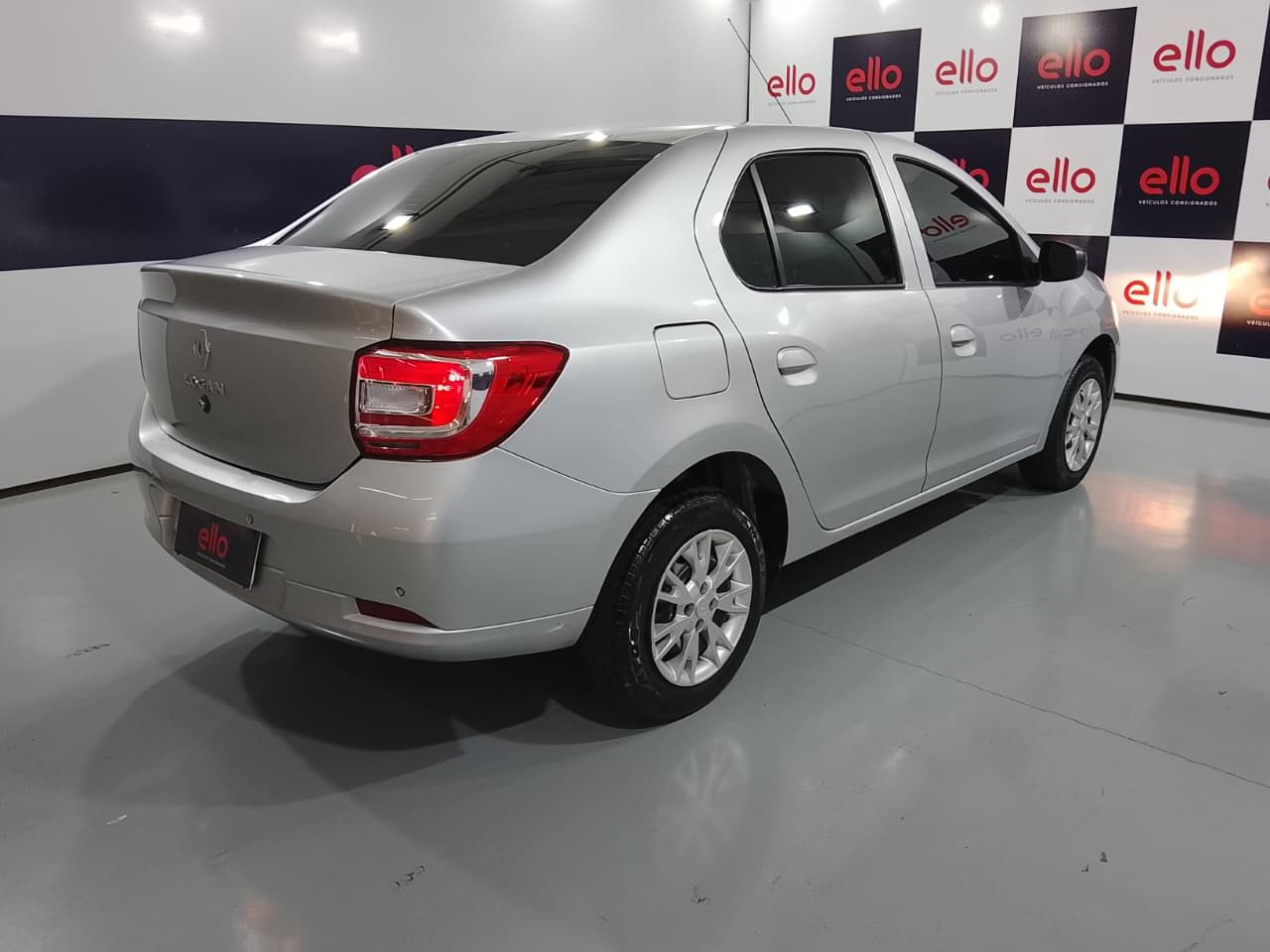 RENAULT LOGAN - foto 4