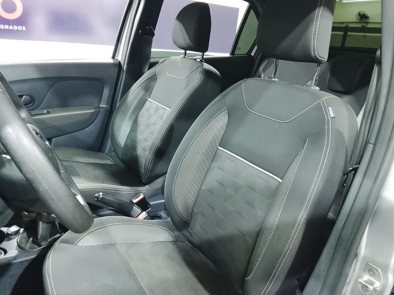RENAULT LOGAN - foto 12