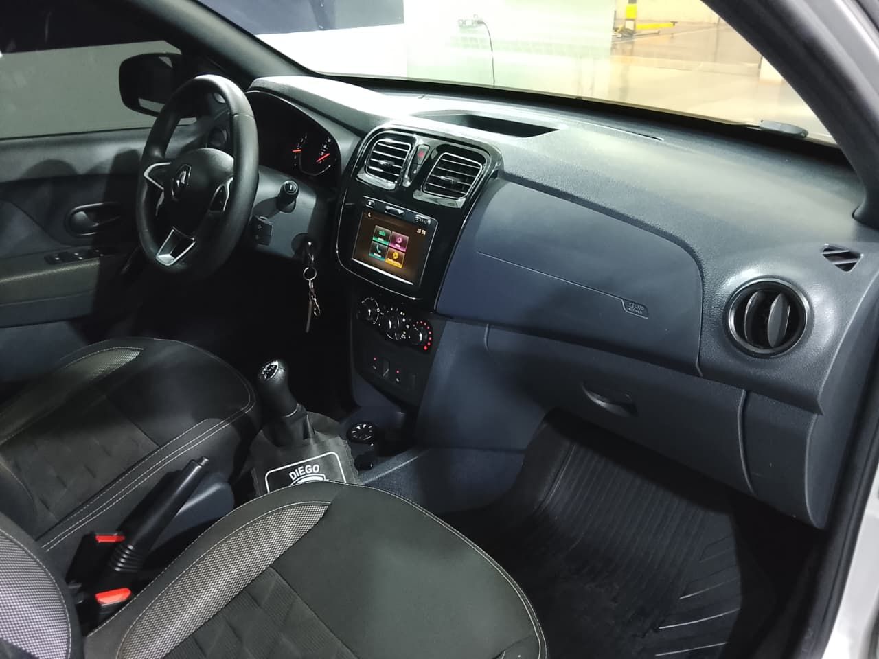 RENAULT LOGAN - foto 17
