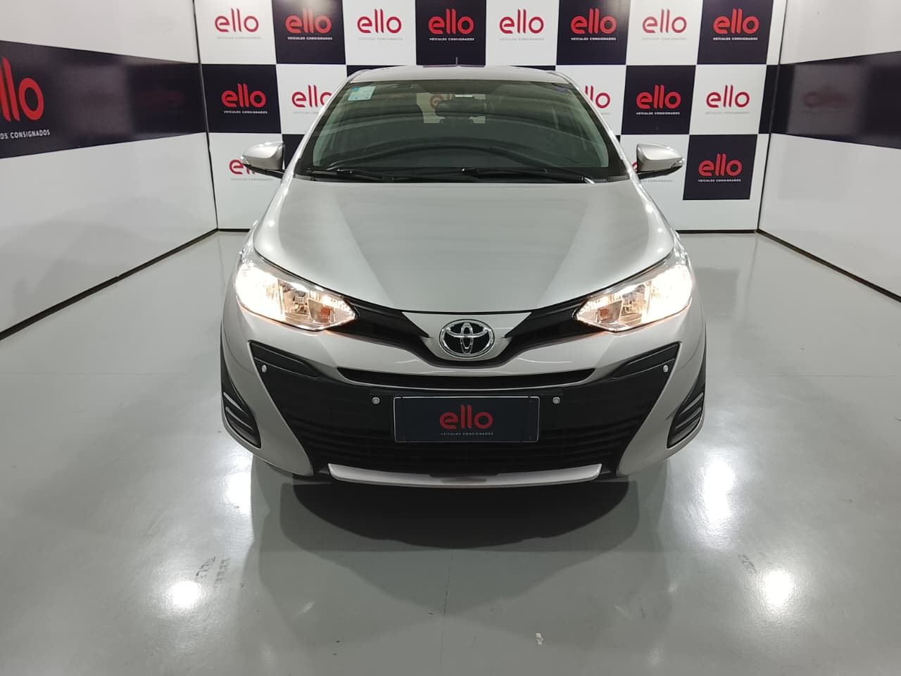 TOYOTA YARIS - foto 2