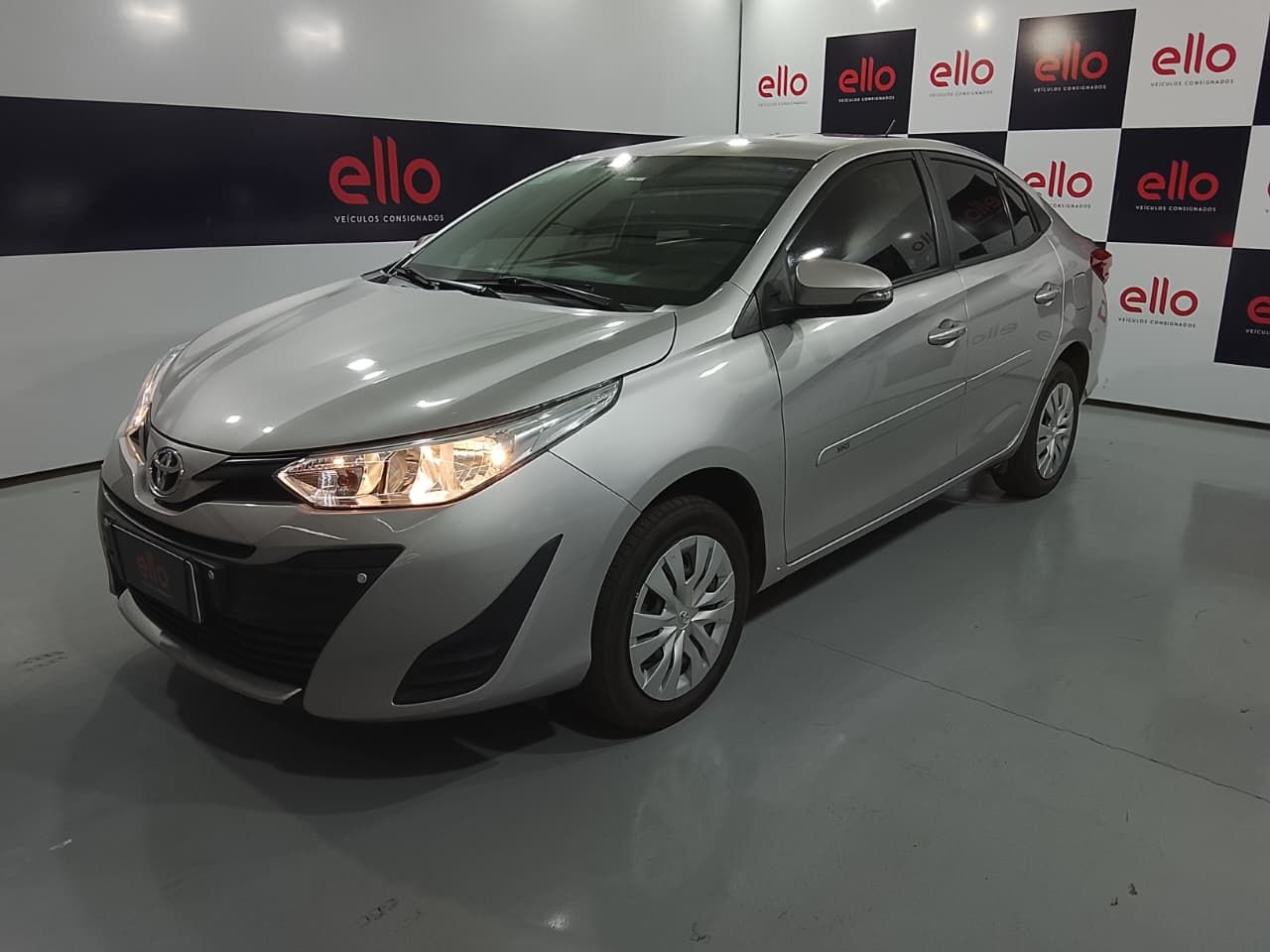 TOYOTA YARIS - foto 3