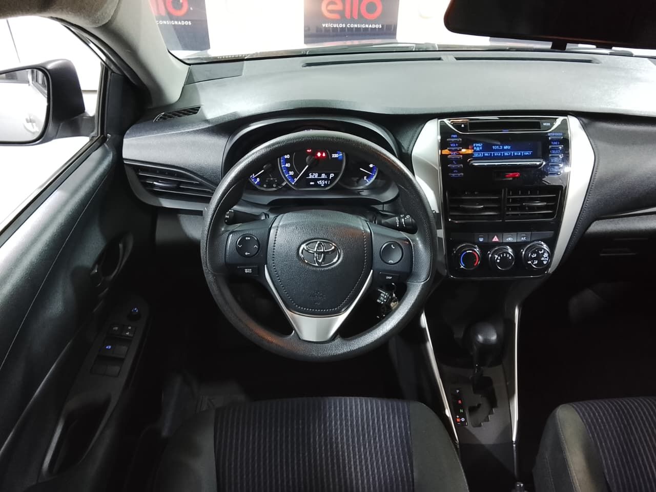 TOYOTA YARIS - foto 10