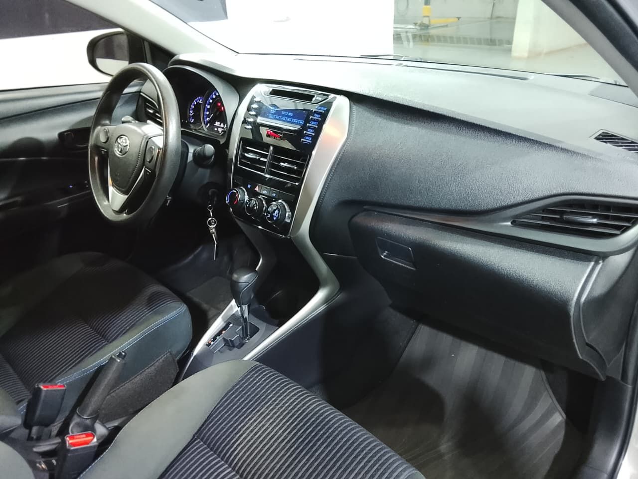 TOYOTA YARIS - foto 17