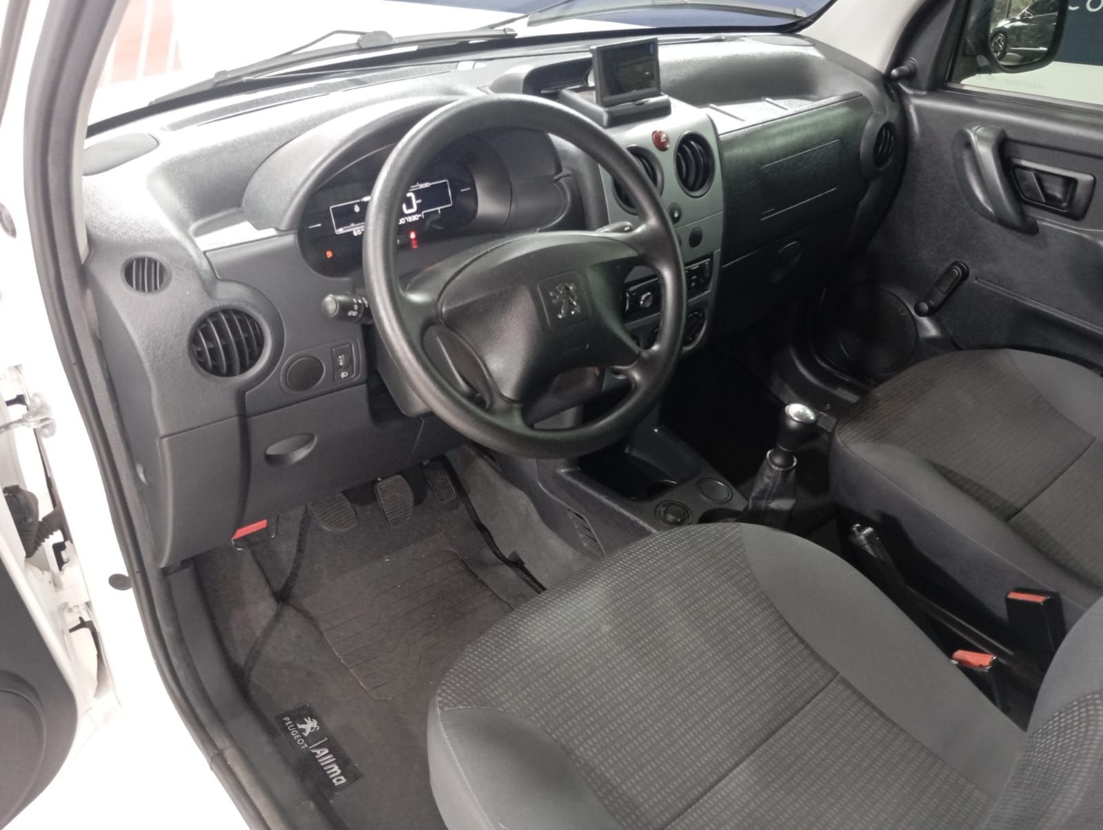 PEUGEOT PARTNER - foto 10