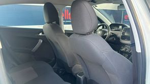PEUGEOT 208 - foto 14