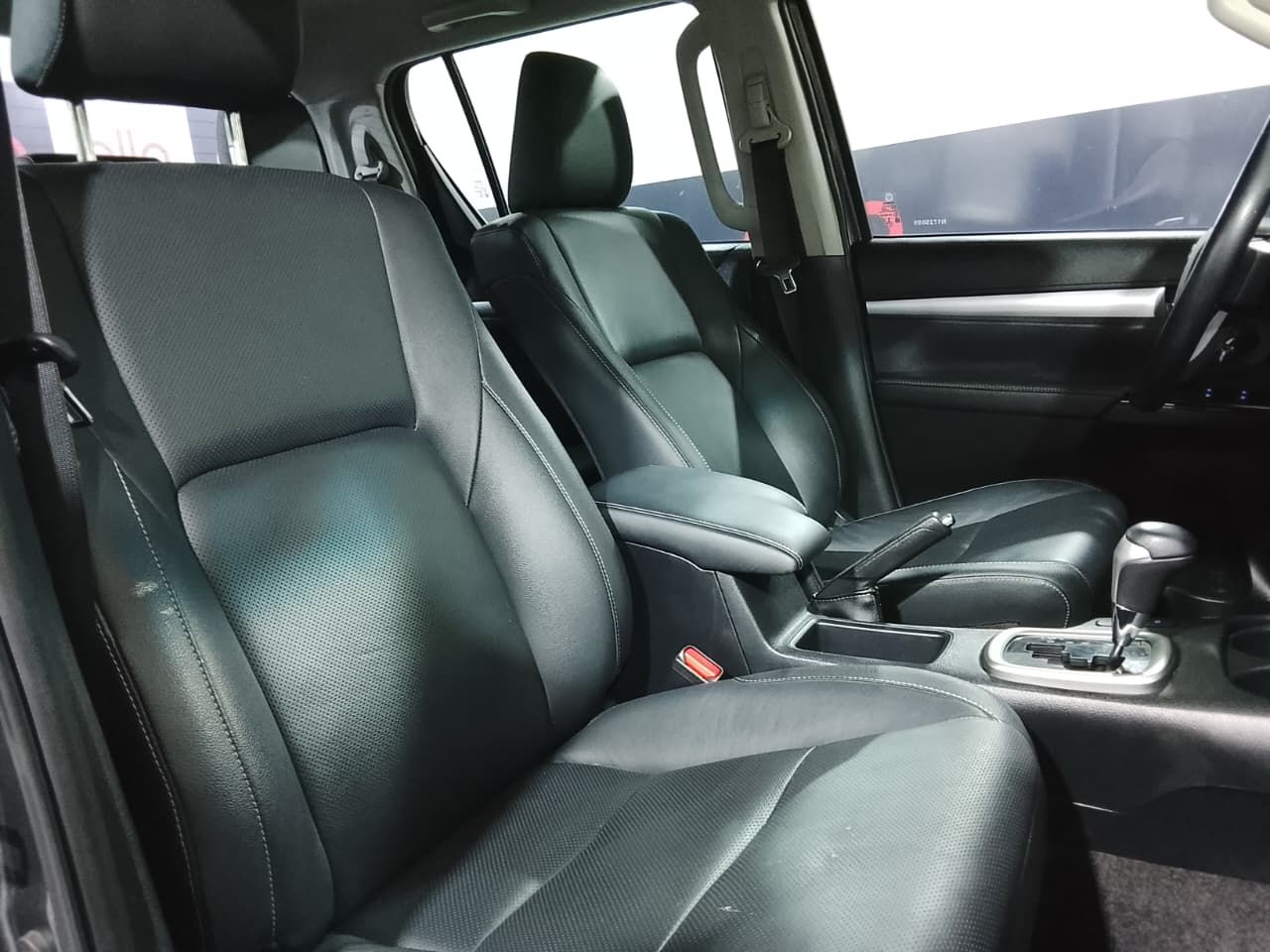 TOYOTA HILUX - foto 18
