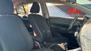 TOYOTA YARIS - foto 11
