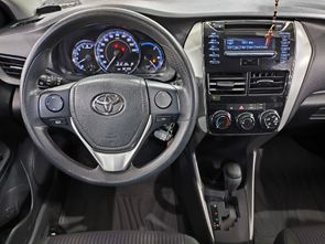 TOYOTA YARIS - foto 11