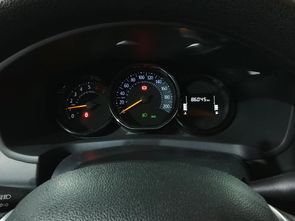 RENAULT SANDERO - foto 8