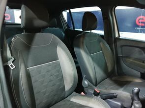 RENAULT SANDERO - foto 18