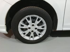 RENAULT SANDERO - foto 19