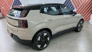 VOLVO EX30 - foto 6