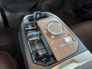 BMW IX - foto 16