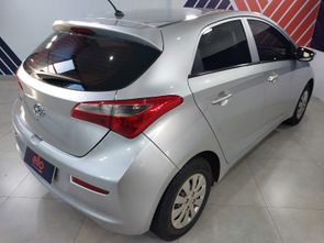 HYUNDAI HB20 - foto 4